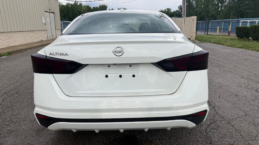 2020 Nissan Altima Image 4