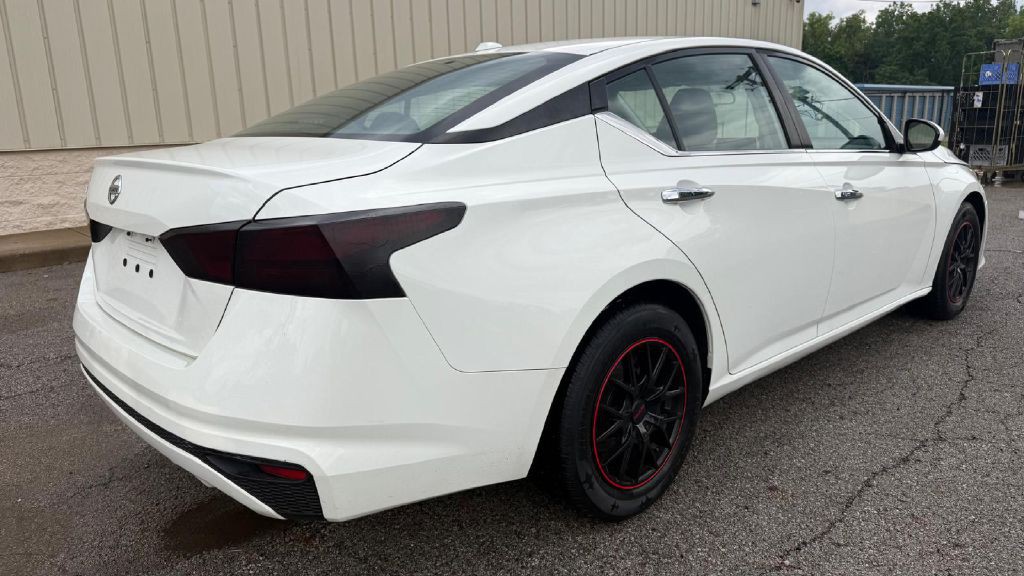 2020 Nissan Altima Image 5
