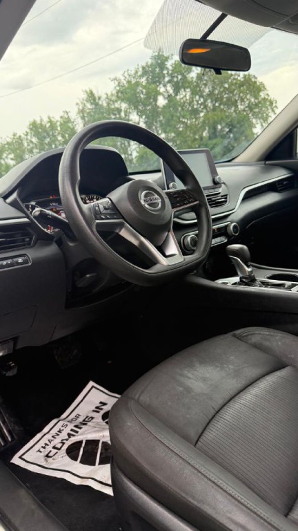 2020 Nissan Altima Image 9