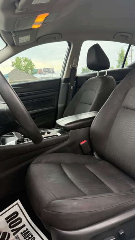 2020 Nissan Altima Image 10