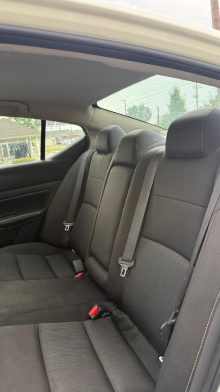 2020 Nissan Altima Image 14