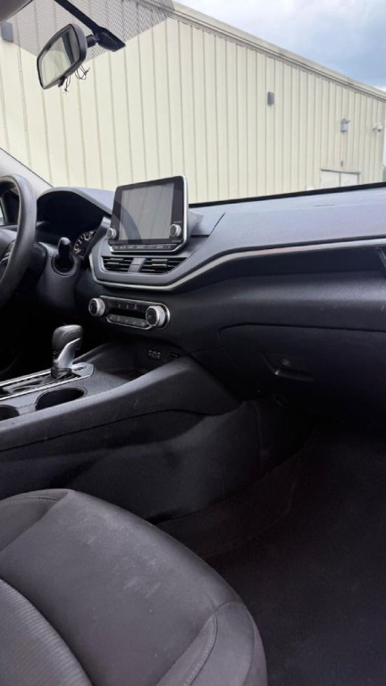 2020 Nissan Altima Image 16