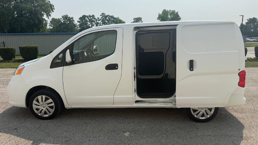 2018 Nissan NV200 Image 2