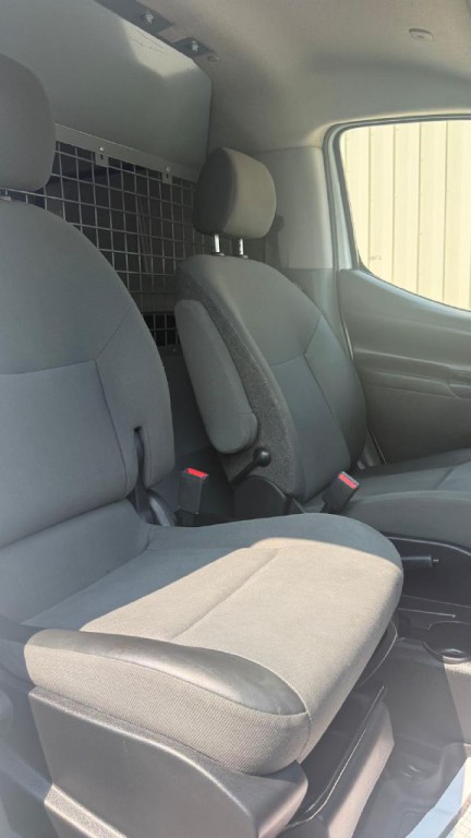 2018 Nissan NV200 Image 22