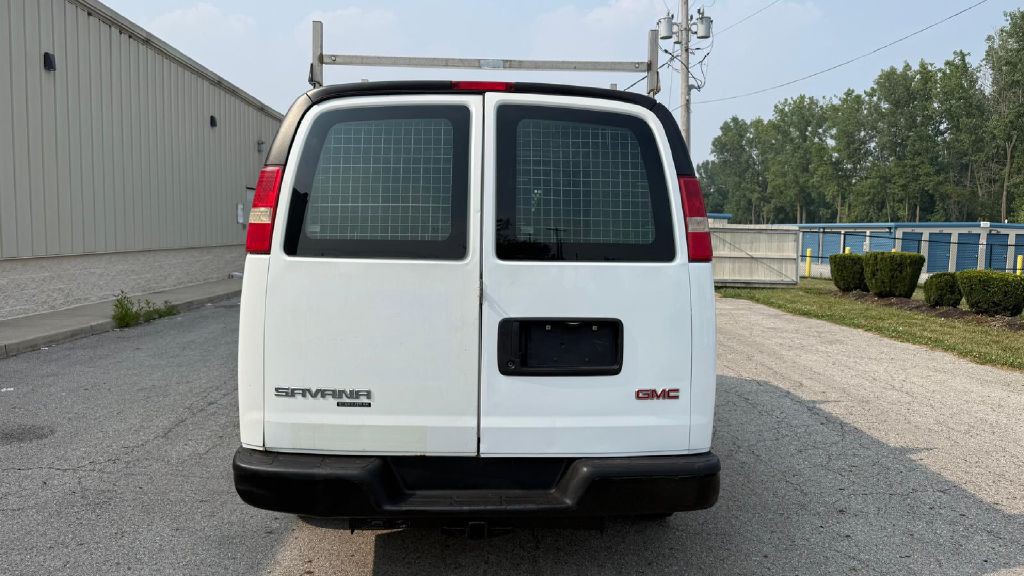 2013 GMC Savana Image 3