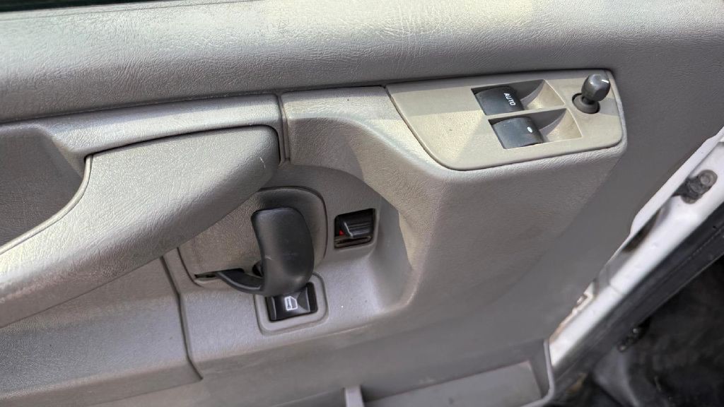 2013 GMC Savana Image 10