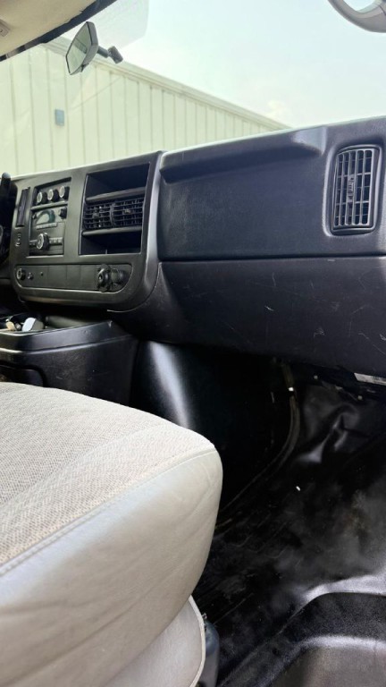 2013 GMC Savana Image 18