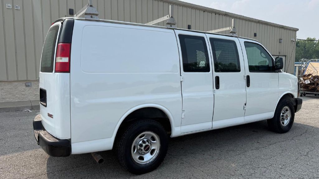 2013 GMC Savana Image 23
