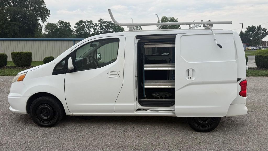 2015 Chevrolet Express Image 9