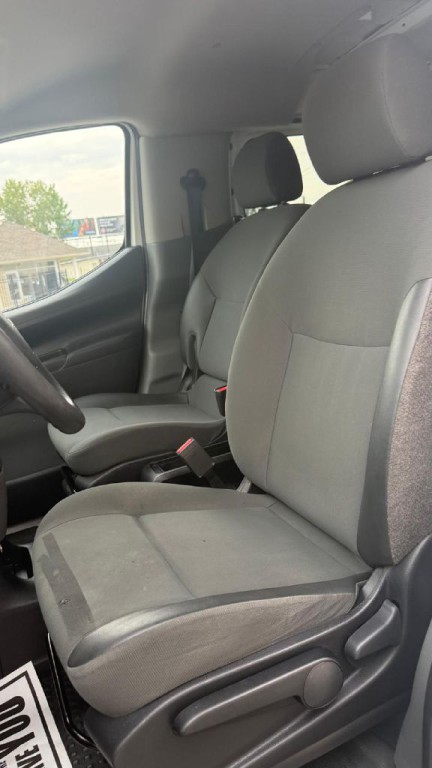 2015 Chevrolet Express Image 12