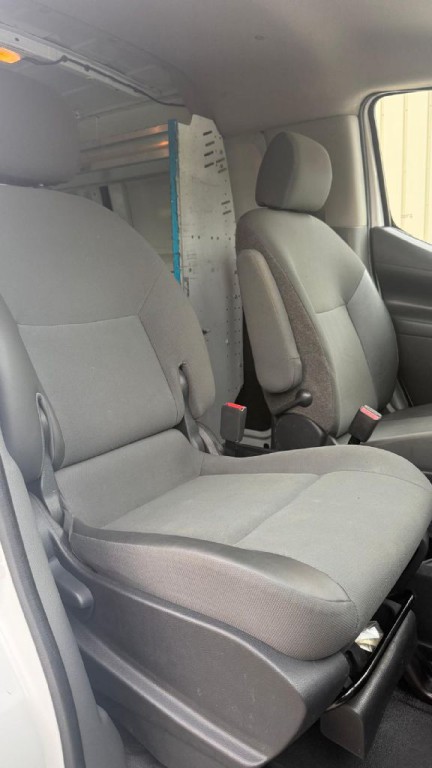2015 Chevrolet Express Image 14