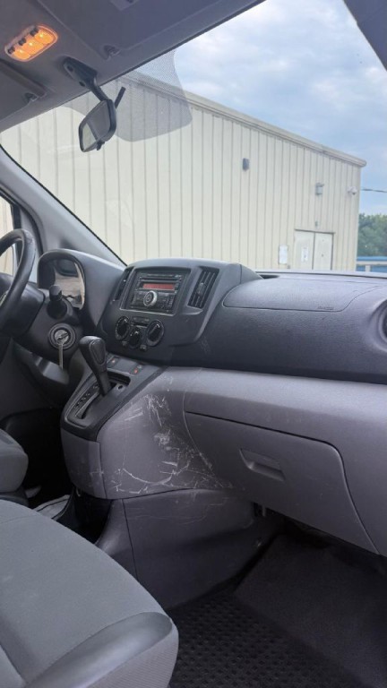 2015 Chevrolet Express Image 21