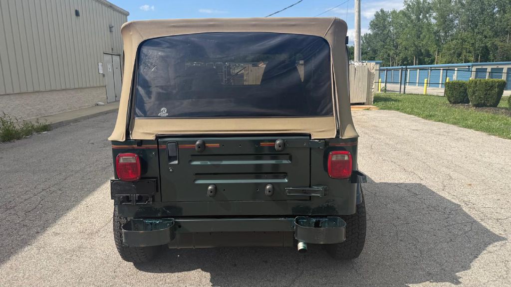 1993 Jeep Wrangler Image 4