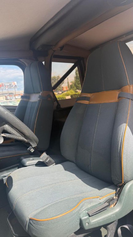 1993 Jeep Wrangler Image 14