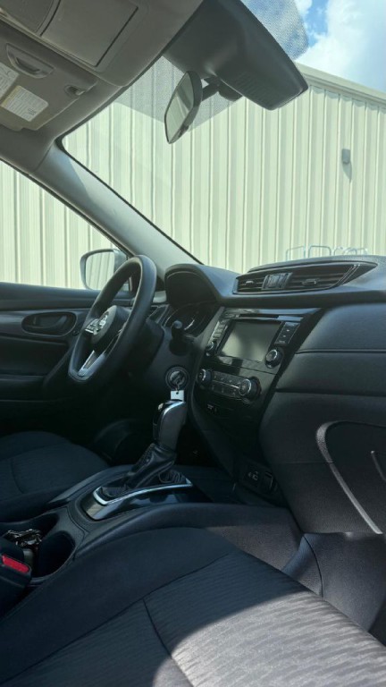 2020 Nissan Rogue Image 15
