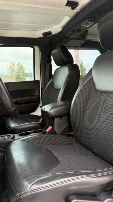 2017 Jeep Wrangler Image 9