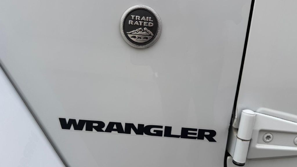2017 Jeep Wrangler Image 18