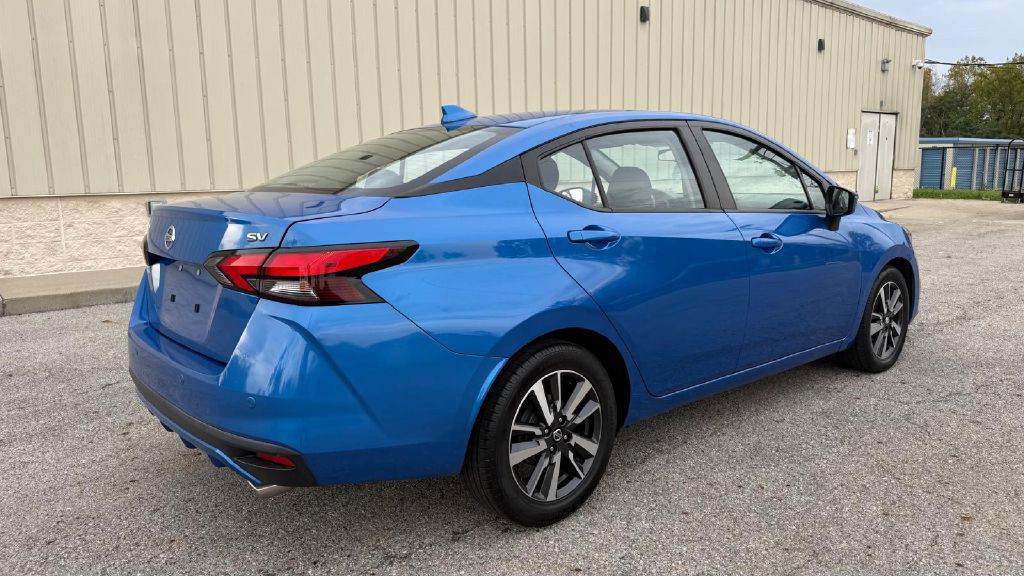2021 Nissan Versa Image 8
