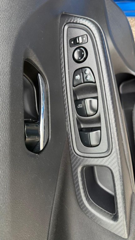 2021 Nissan Versa Image 10