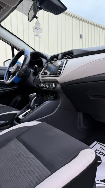 2021 Nissan Versa Image 17