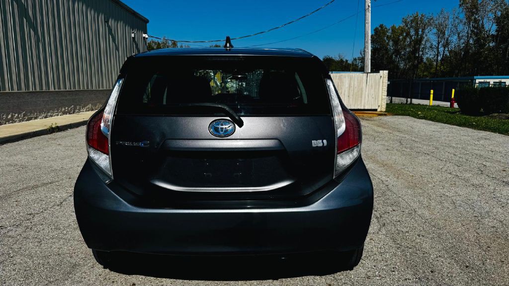 2015 Toyota Prius Image 4
