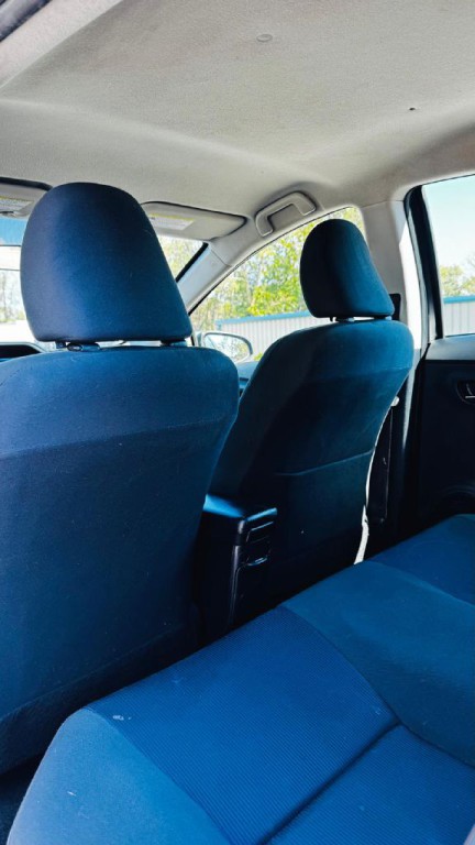 2015 Toyota Prius Image 13