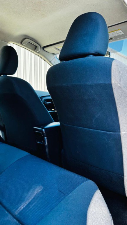 2015 Toyota Prius Image 16