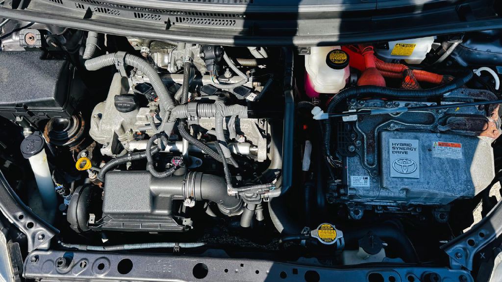 2015 Toyota Prius Image 24