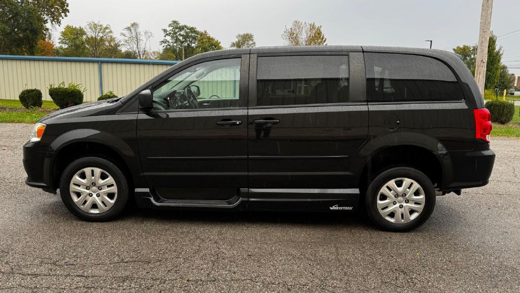 2017 Dodge Grand Caravan Image 2