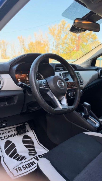 2021 Nissan Versa Image 9