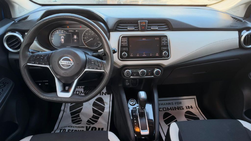 2021 Nissan Versa Image 12