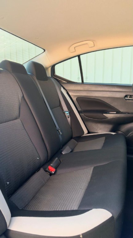 2021 Nissan Versa Image 17