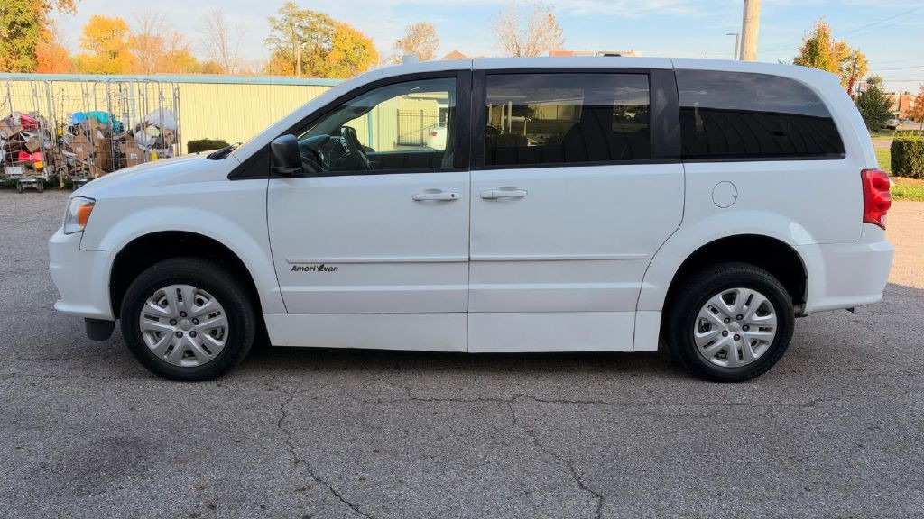 2014 Dodge Grand Caravan Image 2