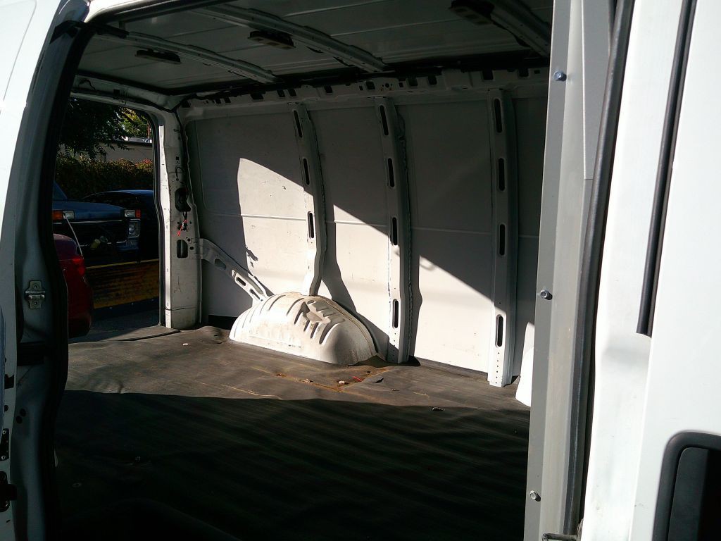 2020 Chevrolet Express Image 15