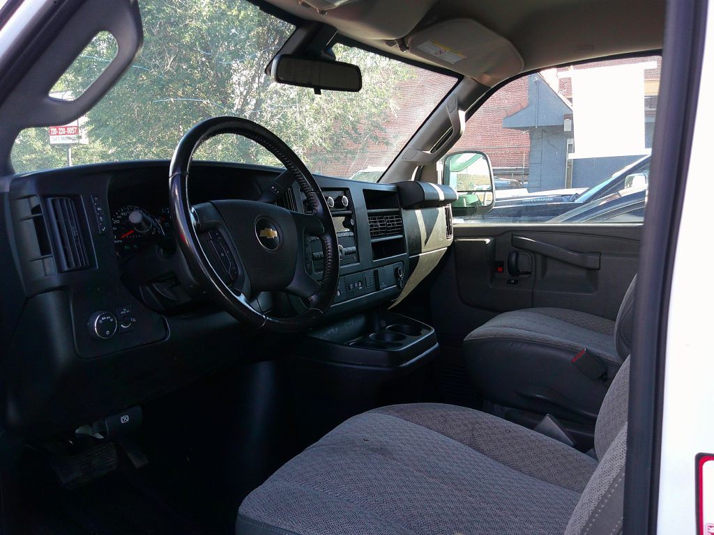 2020 Chevrolet Express Image 16