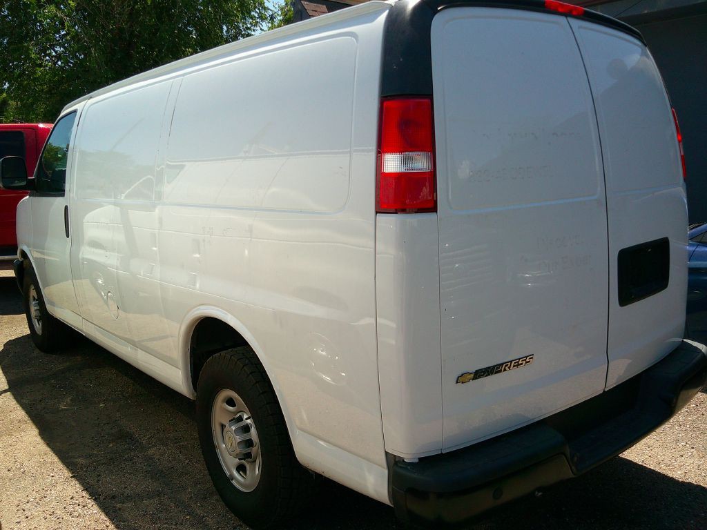 2020 Chevrolet Express Image 3