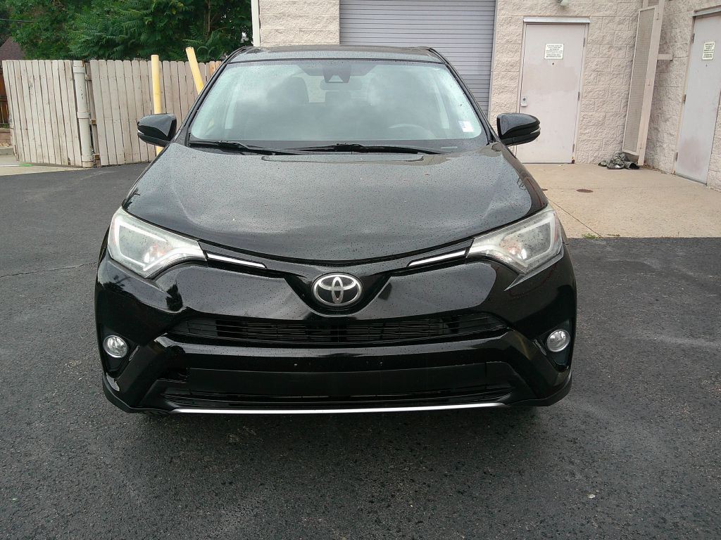 2018 Toyota Rav4 Image 2