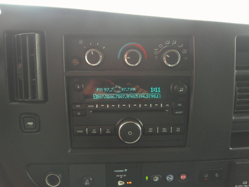 2019 Chevrolet Express Image 9