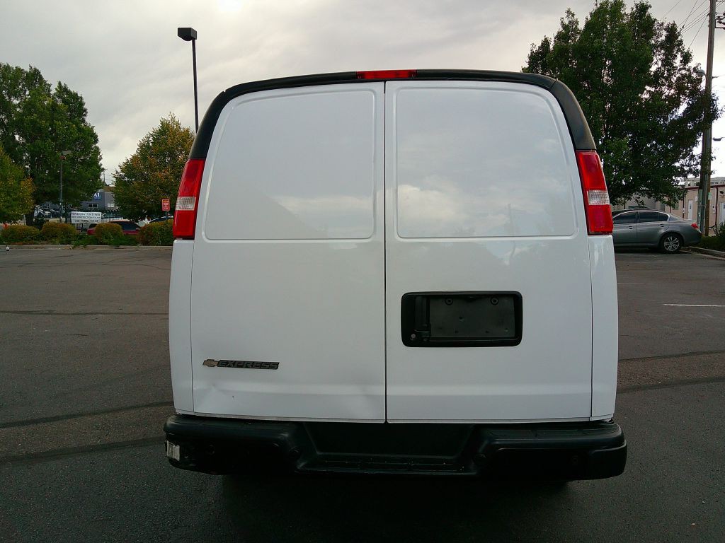 2019 Chevrolet Express Image 3