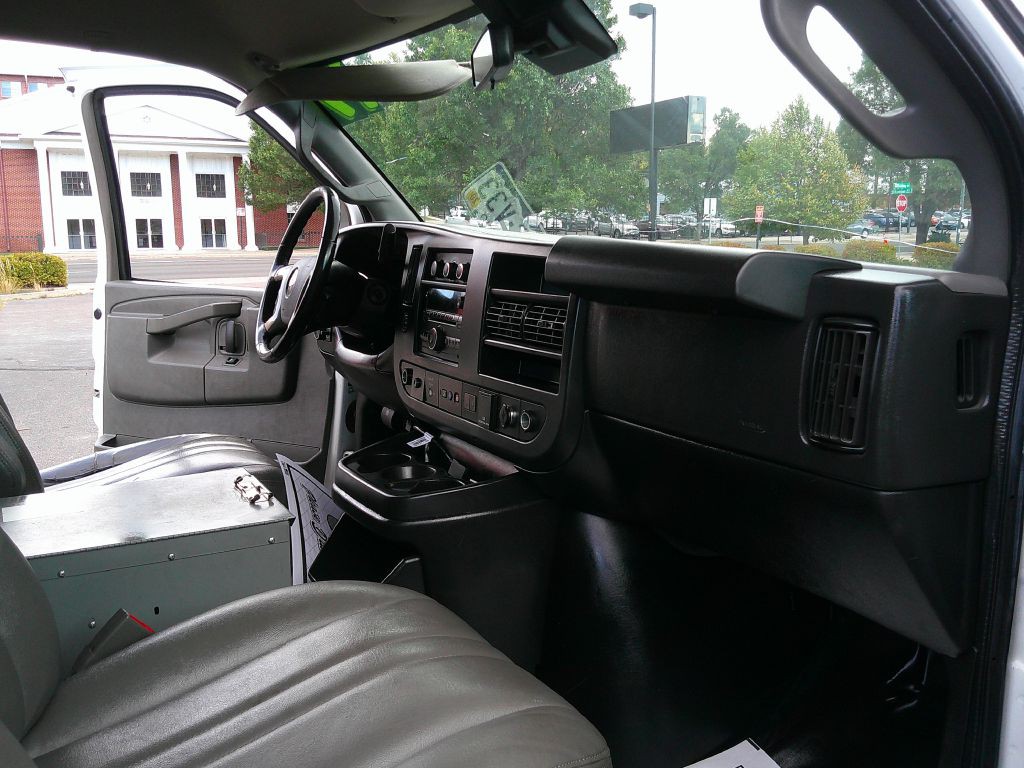 2019 Chevrolet Express Image 10