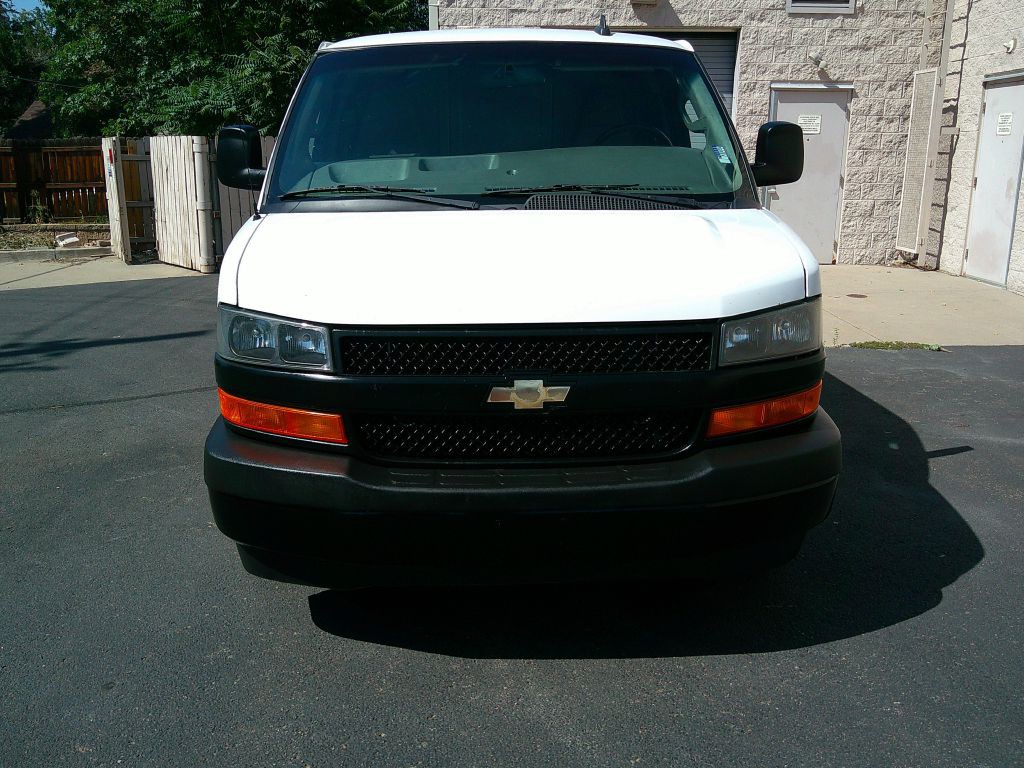 2018 Chevrolet Express Image 2