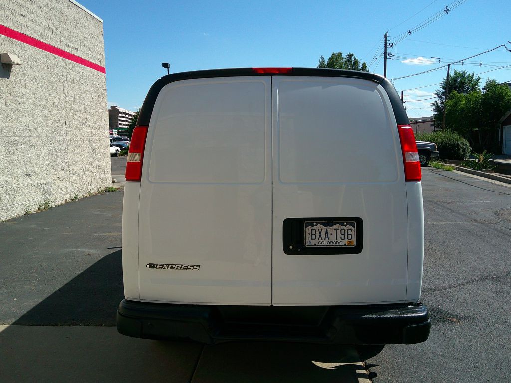 2018 Chevrolet Express Image 3