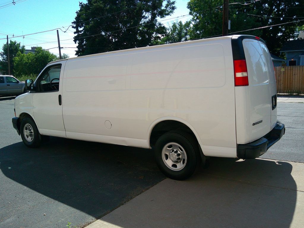 2018 Chevrolet Express Image 5