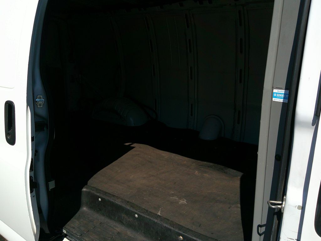 2018 Chevrolet Express Image 7
