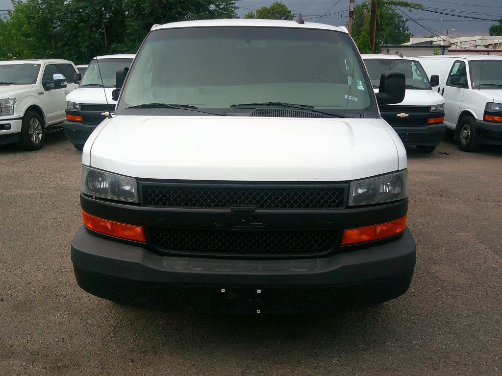 2018 Chevrolet Express Image 2
