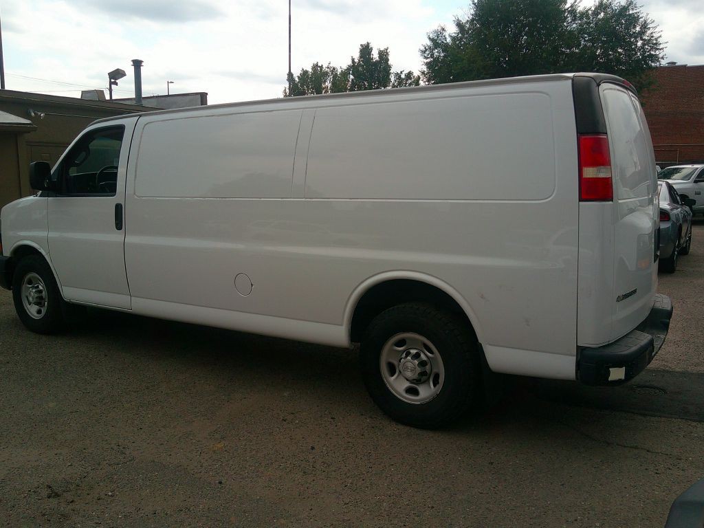 2018 Chevrolet Express Image 4