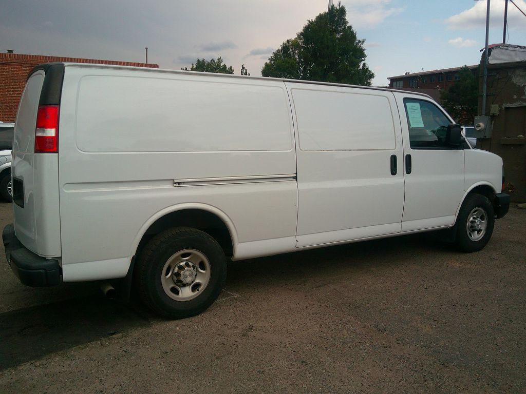 2018 Chevrolet Express Image 5