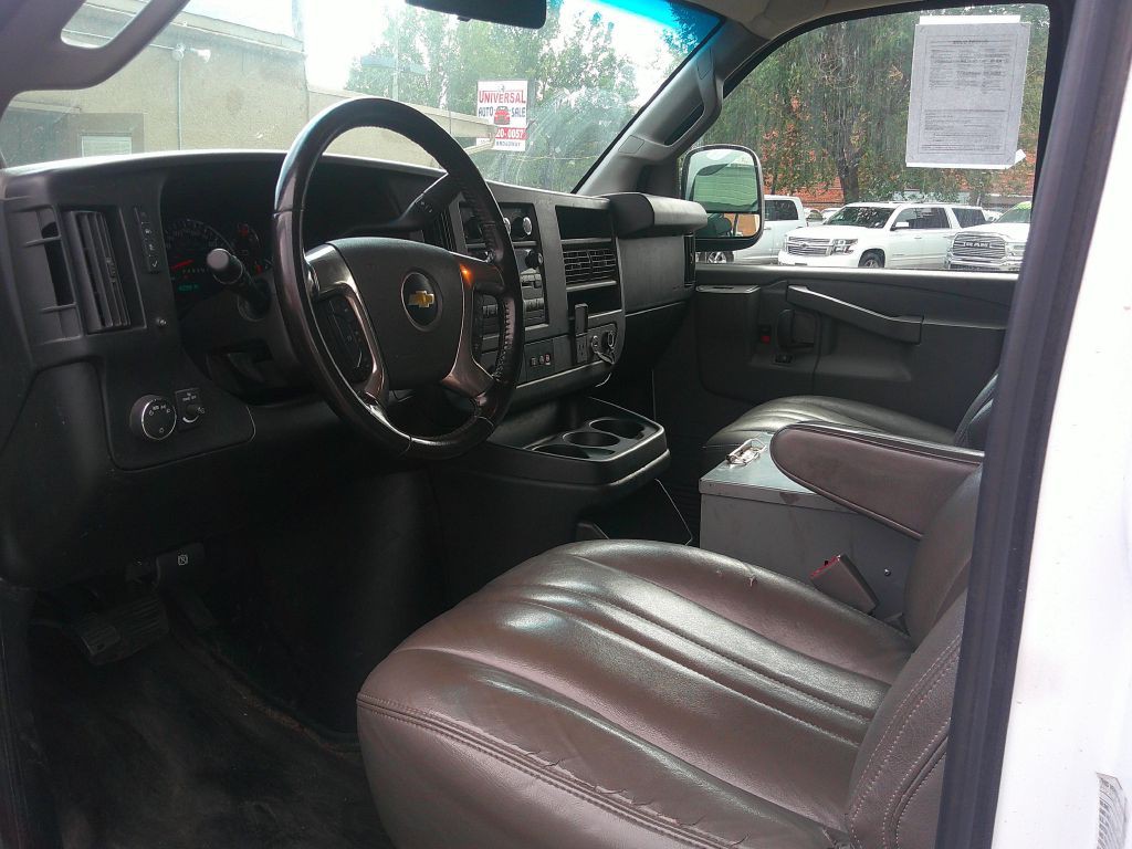 2018 Chevrolet Express Image 7