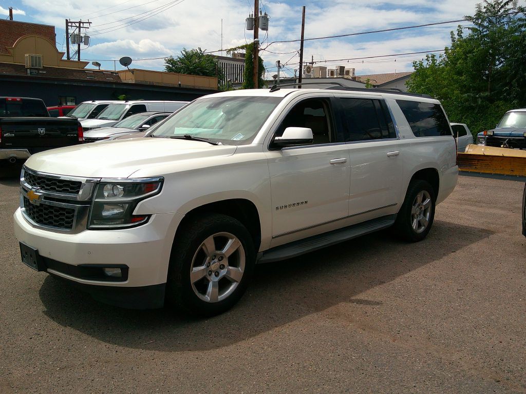 2015 Chevrolet Suburban Image 1