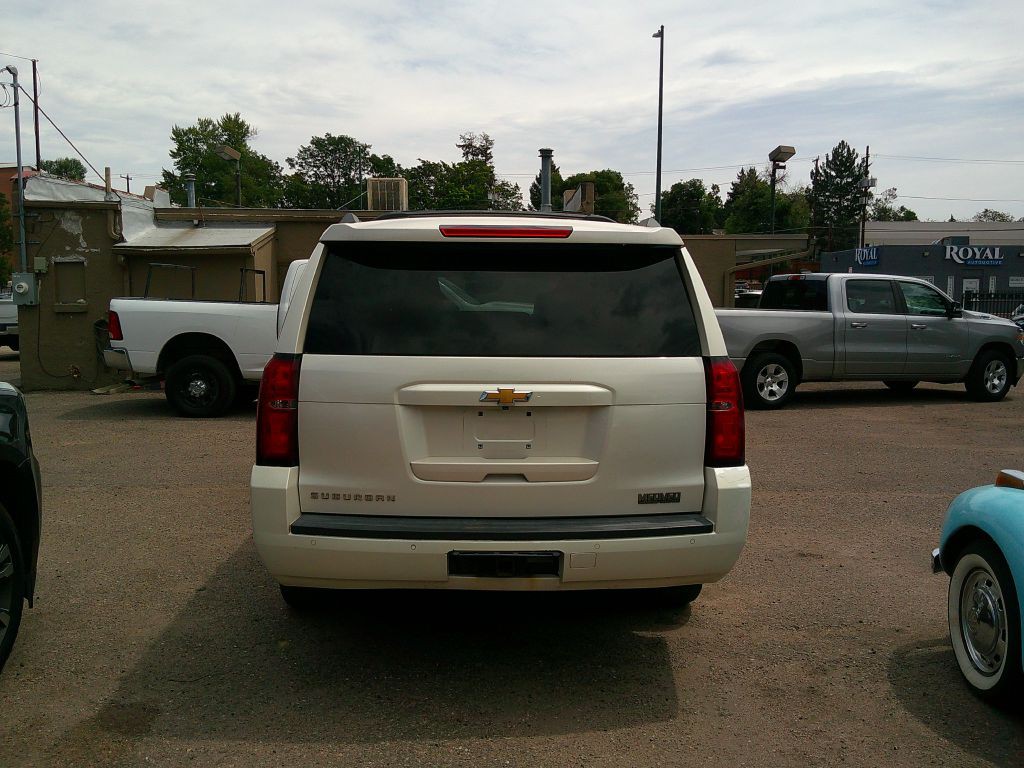2015 Chevrolet Suburban Image 4